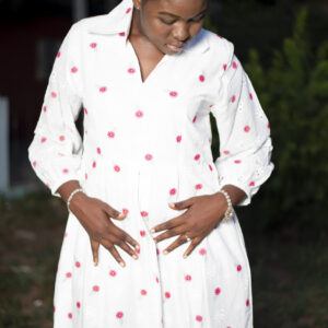 Jolie Robe Longue Brodée Beige et Rouge