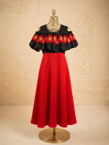 Robe rouge brodée et plissée Aïda