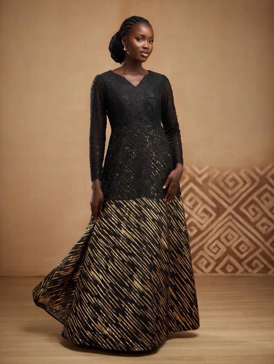 Robe longue à volant noir or