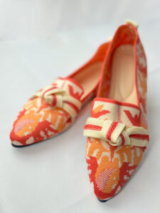 Mocassins imprimés orange et beige