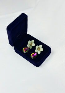 Boucles d’oreilles florales vertes multicolores