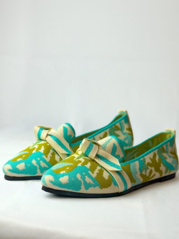 Mocassins imprimés vert et turquoise pour femme