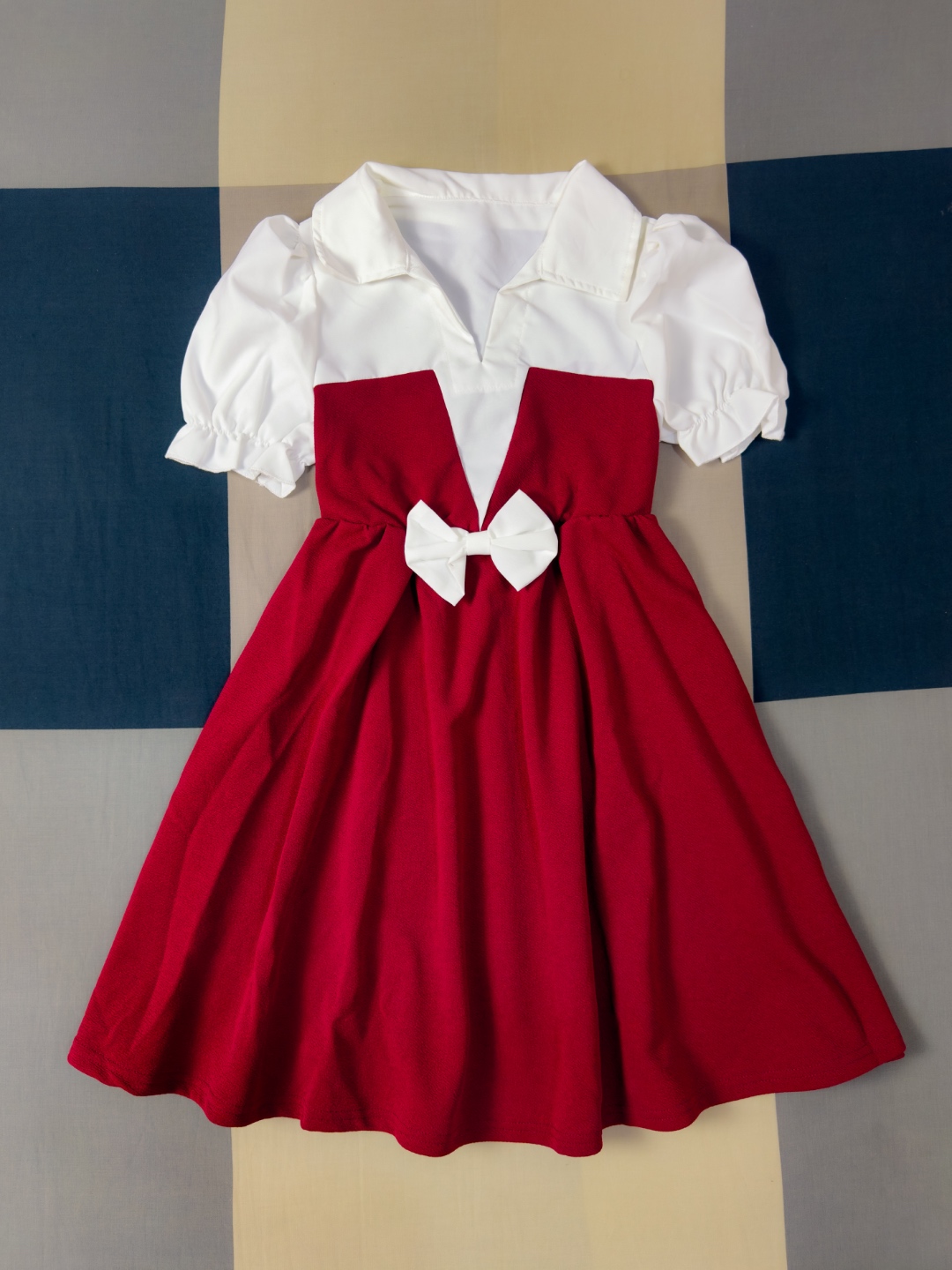 Robe rouge et blanche fille 4 à 6 ans